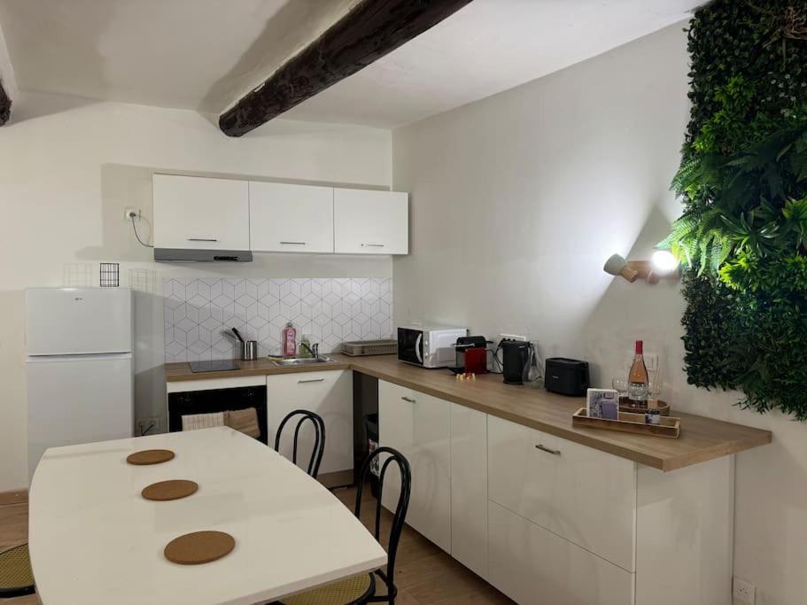 Appartement T2 Cosy Centre-Ville Pernes-les-Fontaines Exterior foto